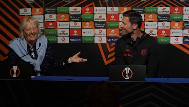 Xabi Alonso hat Spaß.