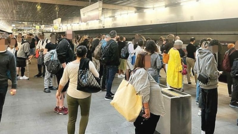 Auch in der U2-Station war diese Woche wieder einmal Zwangskuscheln angesagt. (Bild: Viktoria Graf)