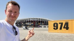 Die vergangene Fußball-WM ist in Katar noch allgegenwärtig - auch wenn es so manches Zeugnis davon nicht mehr geben sollte. (Bild: Burgstaller)