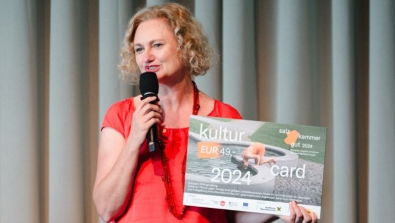 Nach heftigen Protesten präsentierte Kulturhauptstadt-Direktorin Manuela Reichert die neue Variante. (Bild: Salzkammergut 2024/Edwin Husic)