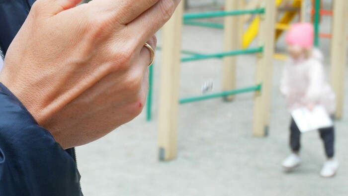 Nach ersten Ermittlungen befand sich die Frau ebenfalls im Bereich der Grünanlage, traf dort auf ...