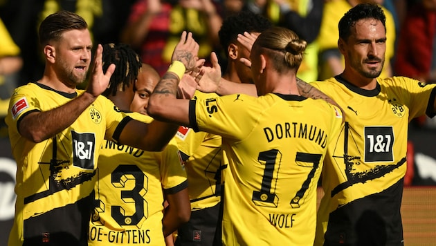 Großer Jubel bei den Spielern von Borussia Dortmund (Bild: AFP)
