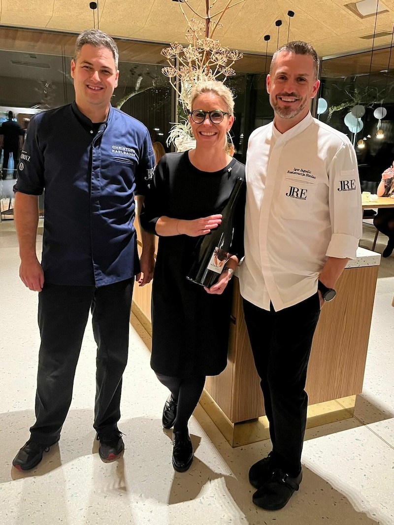 Sous Chef Christoph Karlbauer, Anja Moritz, Igor Jagodic überraschten die Gäste in Grafenstein kulinarisch. (Bild: Alexander Schwab)