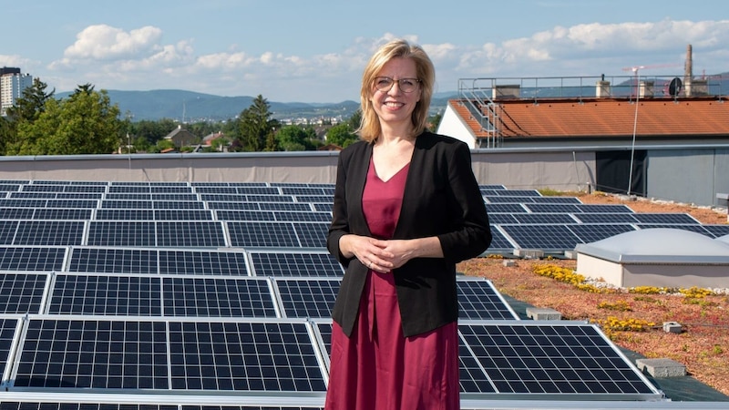 Energieministerin Leonore Gewessler: „Im 1. Quartal erstmals 87 Prozent erneuerbarer Strom.“ (Bild: Imre Antal)