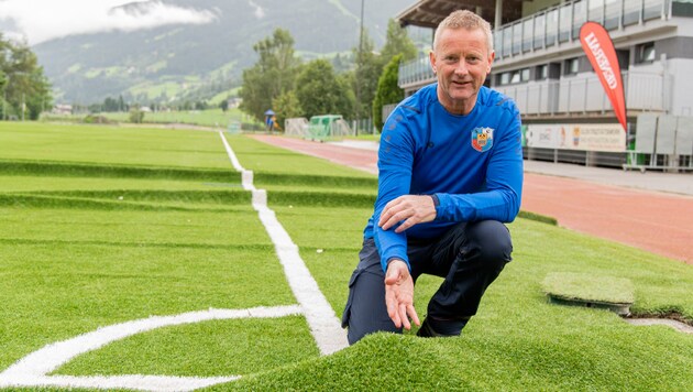 Der Kunstrasen des SC Bad Hofgastein ist seit dem heftigen Unwetter Ende August nicht bespielbar. (Bild: Rudolf Röck)