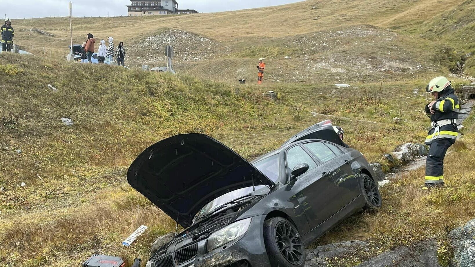 Die Feuerwehr Heiligenblut stand wieder einmal auf der Großglockner Hochalpenstraße im Einsatz. (Bild: ff heiligenblut ) Die Feuerwehr Heiligenblut stand wieder einmal auf der Großglockner Hochalpenstraße im Einsatz. (Bild: ff heiligenblut )