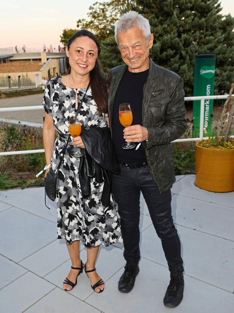 Mit seiner Tereza im Arm zeigte er sich dankbar im „Krone“-Interview. (Bild: Starpix/ Alexander TUMA)
