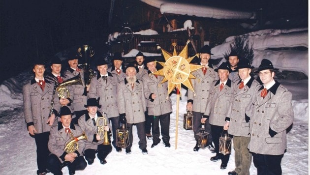 Sternsinger Heiligenblut In der Nacht vom 5. auf den 6. Jänner ziehen in Heiligenblut am Großglockner jedes Jahr die Sternsinger von Haus zu Haus - seit Jahrhunderten. (Bild: Sternsinger Heiligenblut)