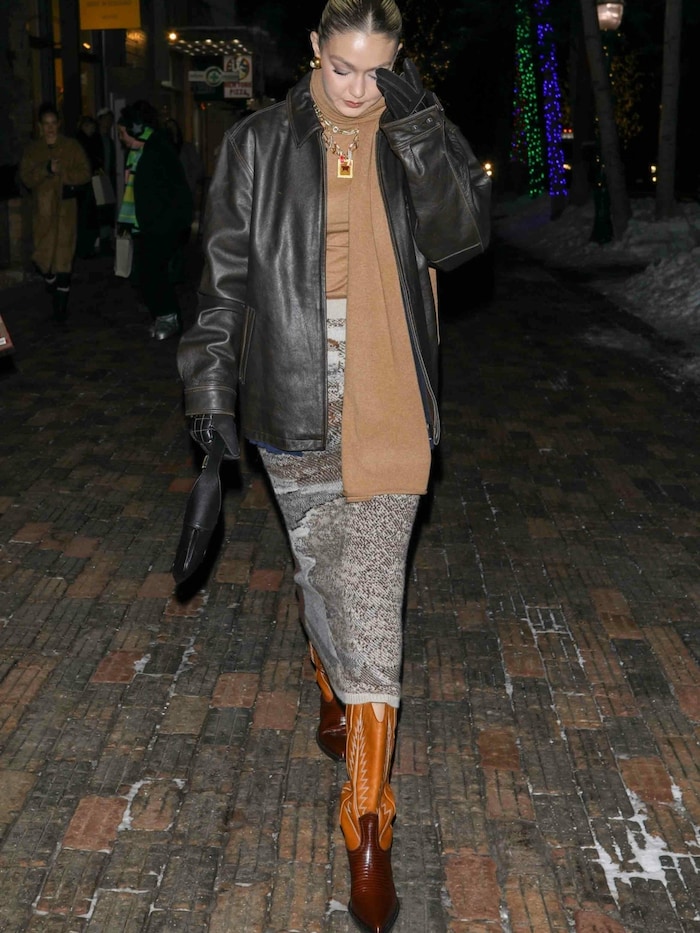 Auch wenn‘s draußen kälter ist, lassen sich Cowboy-Boots toll stylen.