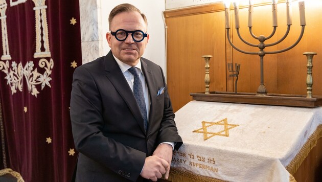Elie Rosen ist besorgt um den Schutz der Gläubigen und der Synagoge und fordert mehr Polizeipräsenz. (Bild: Berger Susi)