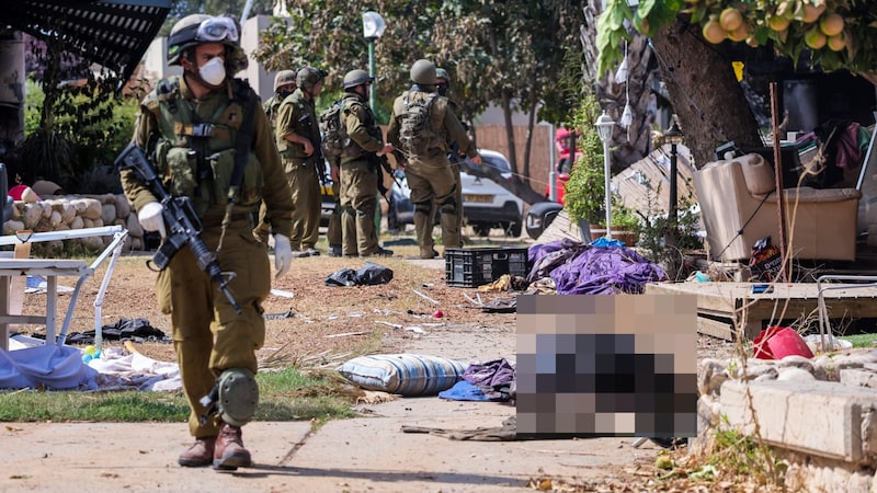 Bilder aus Kfar Aza (Bild: AFP , Krone KREATIV)