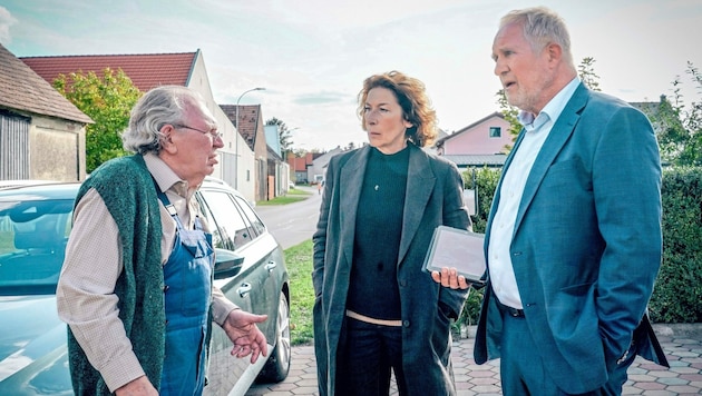 Wer ist für den Mord an einem Großbauern verantwortlich? Krassnitzer und Neuhauser ermitteln. (Bild: ORF/Petro Domenigg)