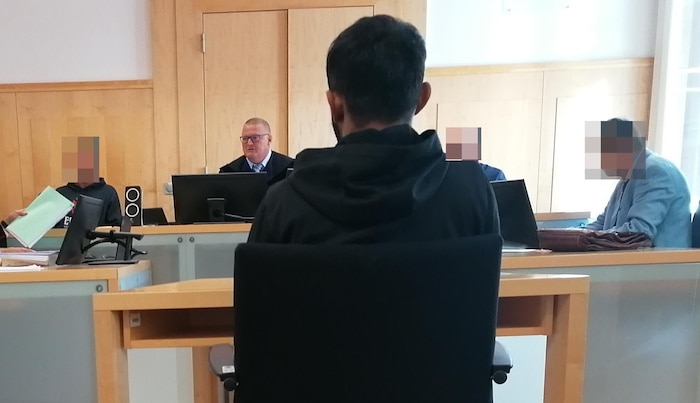 Der Rumäne saß wegen des Diebstahls nun in Innsbruck vor Gericht und schrammte an einer ...