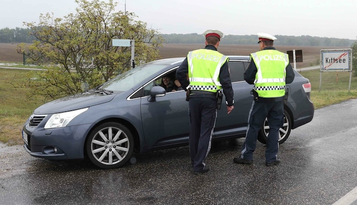 Die Polizei konnte den geflohenen Verdächtigen bei einer groß angelegten Suchaktion erneut ...