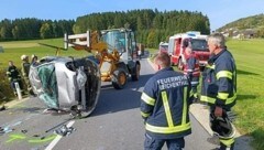 Das Ehepaar wurde bei dem Unfall schwer verletzt. (Bild: FF Eibenstein)