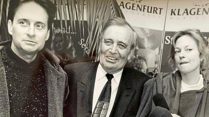 Bürgermeister Leopold Guggenberger mit Melanie Griffith und Michael Douglas. 1992 drehten die ...