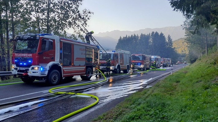 Für die Löscharbeiten wurden 15.000 Liter Wasser benötigt.