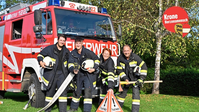 Daniel, Alexander, Tanja und Josef „Seppi“ in Uniform.