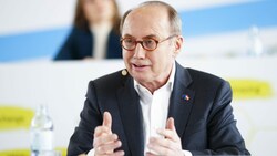 Der Europapolitiker Othmar Karas brach mit seiner Partei, der ÖVP. (Bild: APA/EVA MANHART)