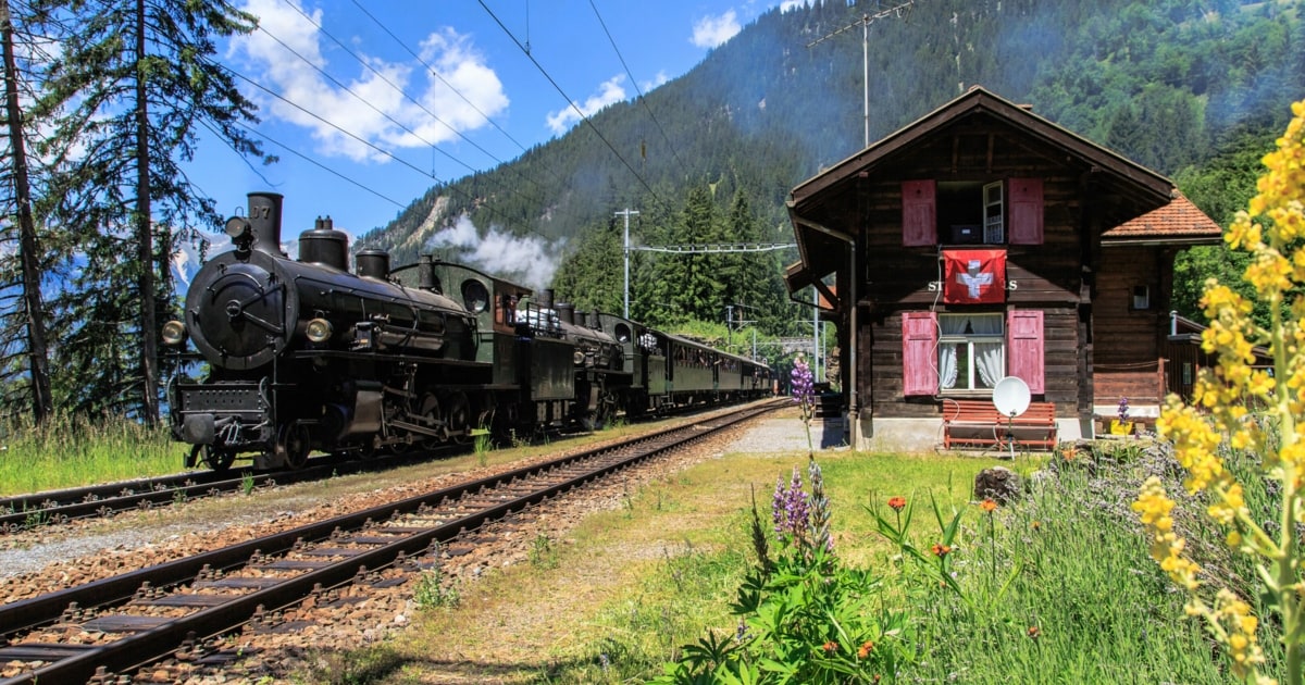 Rhaetian Railway - historical steam trips through colorful Switzerland ...