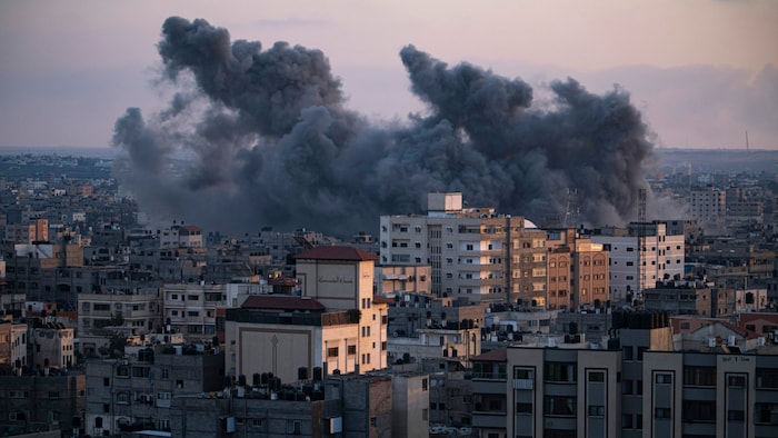 Israelische Kampfjets fliegen seit dem Wochenende immer wieder Luftangriffe gegen Ziele in ...