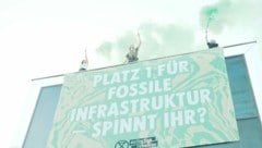 Die Aktivisten protestierten auf dem Dach des Festspielhauses Bregenz. (Bild: Extinction Rebellion)