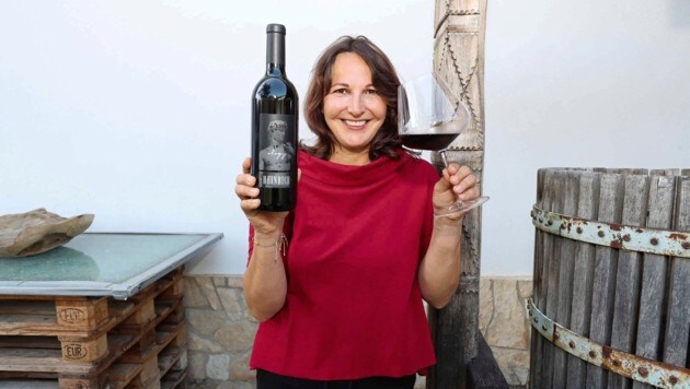 Als Juwel im Blaufränkischland gilt das bekannte Weingut von Silvia Heinrich. Naturnaher Anbau und händische Lese sind das Credo der Winzerin aus Deutschkreutz. Sie ist im Finale der interessanten Cuvée-Kategorie vertreten. (Bild: Judt Reinhard)