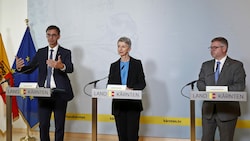 Wallner, Schaunig und Schleritzko nach der Finanzreferentenkonferenz. (Bild: GERT EGGENBERGER / APA / picturedesk.com)