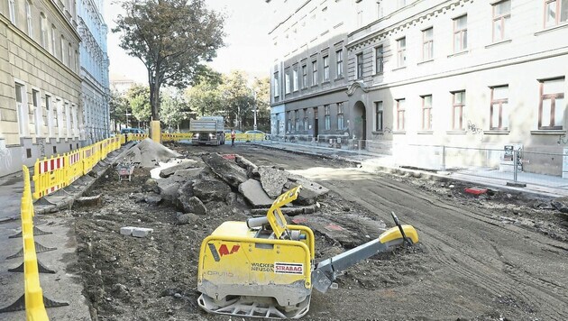 Für Autos wird es in der Bernardgasse zwischen Gürtel und Kaiserstraße künftig gar keinen Platz mehr geben. (Bild: Jöchl Martin)