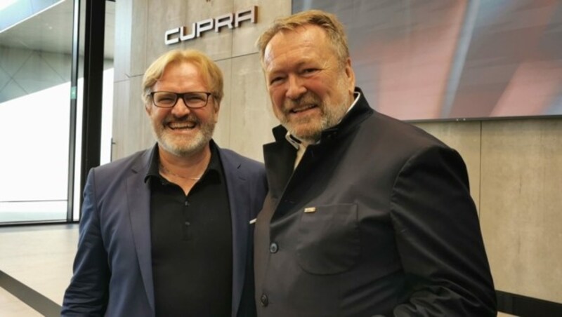 Thomas Bründl (l.), Vizepräsident der Industriellenvereinigung Oberösterreich, traf in der Cupra-Zentrale in Martorell auch Porsche-Austria-Chef Wolfgang Wurm. (Bild: Barbara Kneidinger)