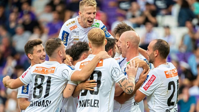 Klagenfurts Kicker wollen fürs Frühjahr gerüstet sein - und jubeln. Dafür würde der ein oder ...