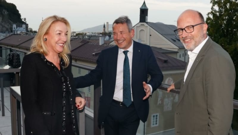 Unter den Gästen: Festspiel-Präsidentin Kristina Hammer, Sparkasse-Vorstandsdirektor Markus Sattel und Spar European Shopping Centers-Chef Christoph Andexlinger (v.l.n.r.). (Bild: Tschepp Markus)