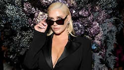 Kesha will es mit einem älteren, reichen Herren versuchen ... (Bild: APA/Getty Images via AFP/GETTY IMAGES/Jamie McCarthy)