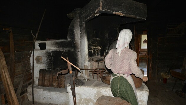 Die Rauchstube im Bodnerhaus. Eine schwarze Stube in Lieseregg beschreibt Joseph Kyselak, ein ...