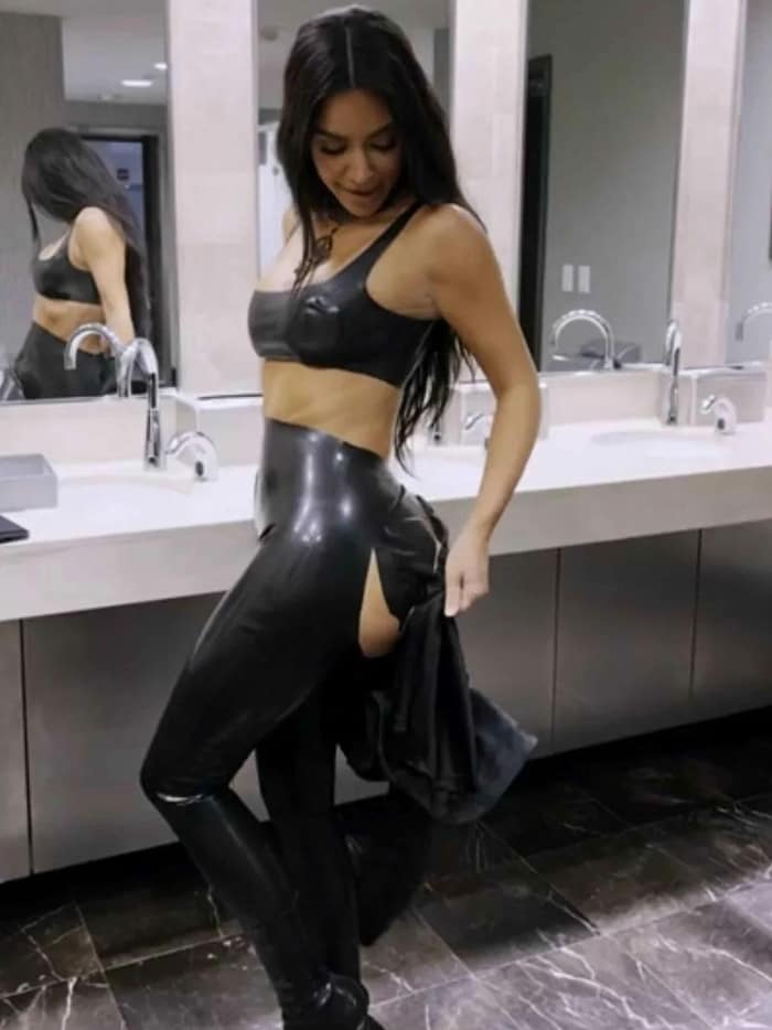 Kim Kardashion ist wegen der geplatzten Hose „völlig ausgeflippt“.