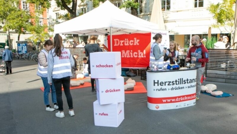 Am Samstag klären Experten in der Grazer Innenstadt über die richtigen Sofortmaßnahmen auf. (Bild: Med Uni Graz)