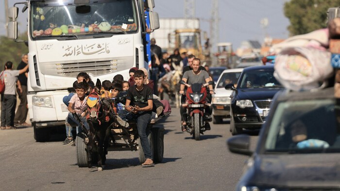 Palästinenserinnen und Palästinenser auf der Flucht aus dem Gazastreifen (Archivbild)