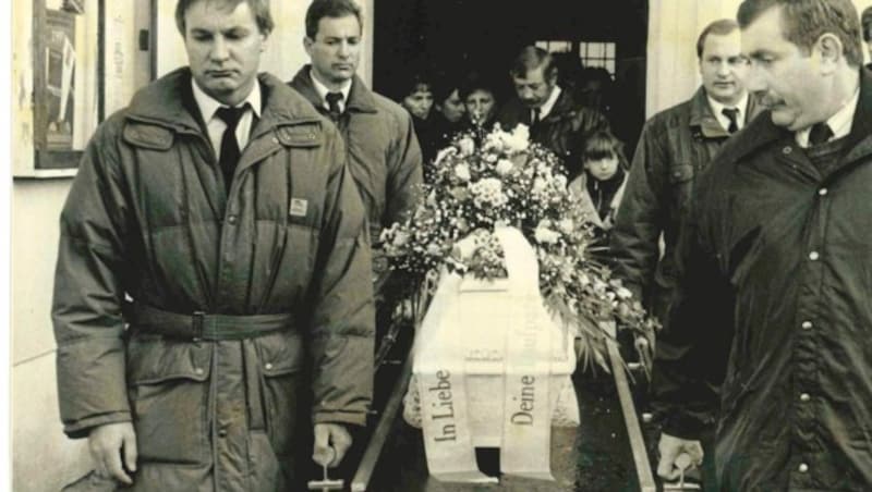 1996 Schwester-Mord: Wegen aufgestautem Hass gegen das Familien-Nesthäkchen ermordete ein 19-Jähriger in St. Margarethen im Lavantal seine erst vierjährige Schwester Anna-Victoria. (Bild: Rojsek-Wiedergut Uta, Krone KREATIV)