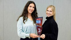 Susanne und Ivana haben in der Kategorie „Rookies“ den ersten Platz beim Wettbewerb geholt - mit ihrer App „FRiDA“. (Bild: Florian Wieser)