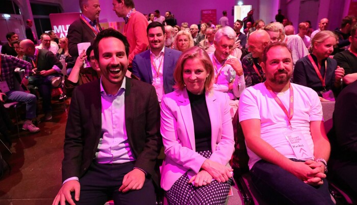 Neos Wien-Chef Christoph Wiederkehr (links) und Bundesvorsitzende Beate Meinl-Reisinger bei der ...