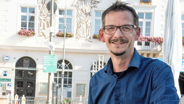 Der 45-jährige Peter Teix verwaltet seit 2007 als ÖVP-Finanzstadtrat die Gelder in Neunkirchen. Hauptberuflich ist er stellvertretender kaufmännischer Leiter des Krankenhauses Neunkirchen. (Bild: DORISSEEBACHER)