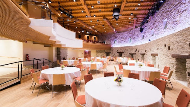 Im 380 Quadratmeter großen Granarium finden bis zu 500 Gäste Platz. (Bild: Burghotel Schlaining)
