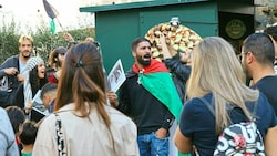 Teilnehmer einer Palästina-Demo in Graz (Bild: Christian Jauschowetz)