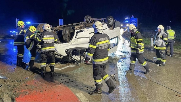 Acht Verletzte gab es bei dem Unfall. (Bild: FF Oberloisdorf)