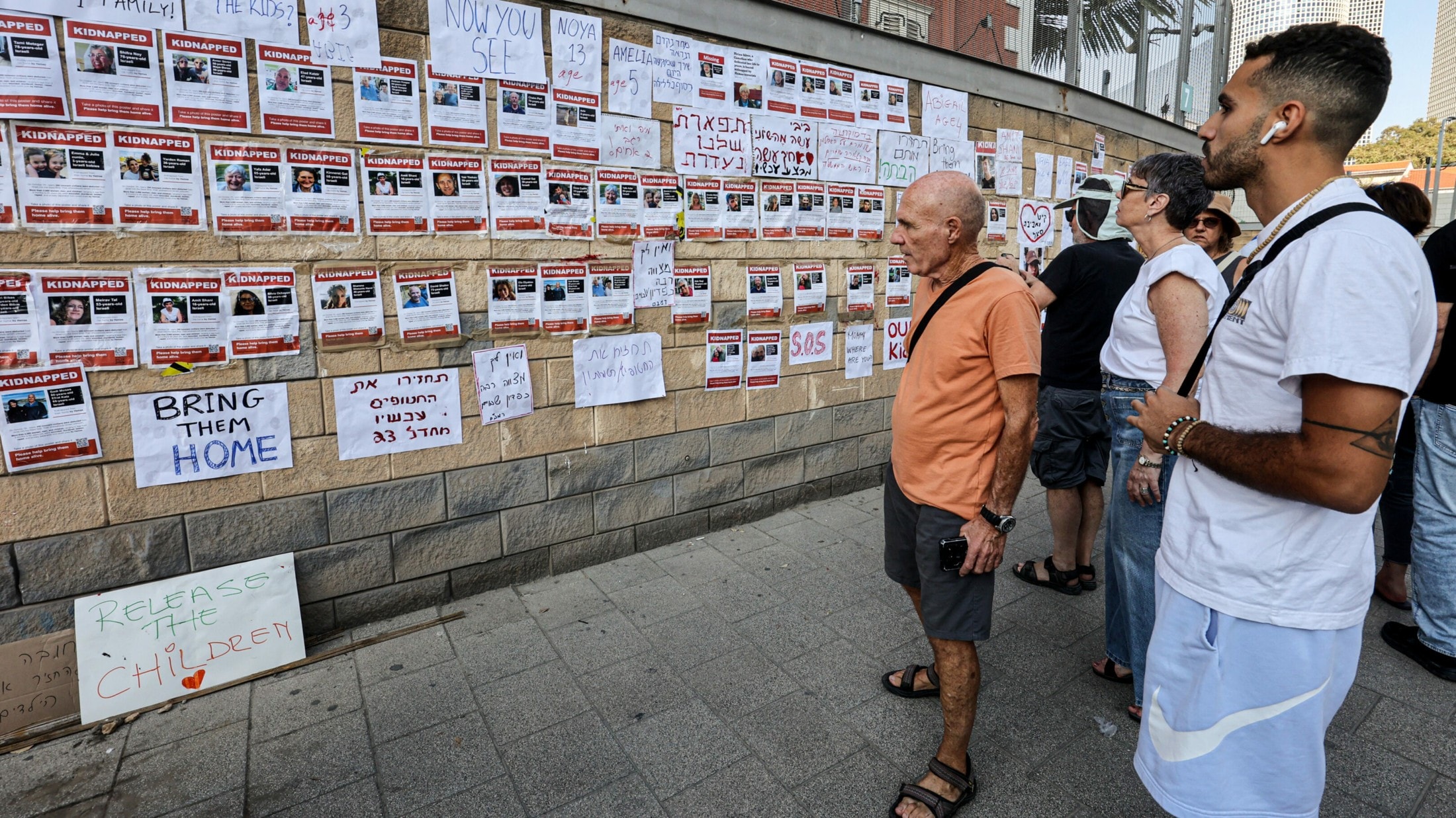 „Familien Informiert“ - Israel: Schon 199 Geiseln Von Hamas Verschleppt ...