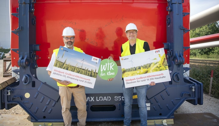 Bürgermeister von Großkrut und Altlichtenwarth verewigten sich beim Besuch der Baustelle.