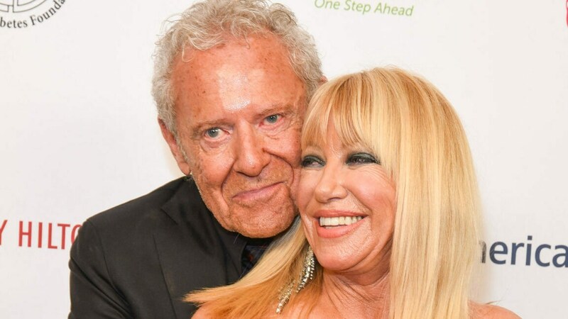 Suzanne Somers mit ihrem Ehemann Alan Hamel (Bild: APA/AFP/GETTY IMAGES/Presley Ann)
