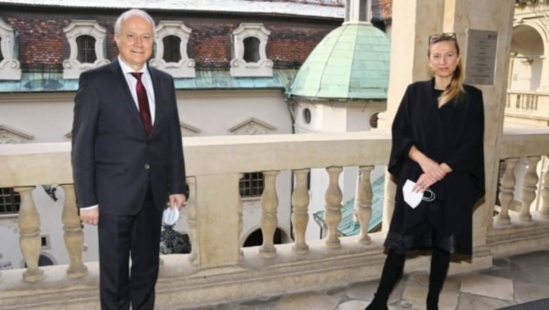 Hans Seitinger und Juliane Bogner-Strauß halten ihre Abschiedsreden im Landtag. (Bild: Christian Jauschowetz)