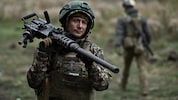 Ein ukrainischer Soldat in Donezk (Archivbild)