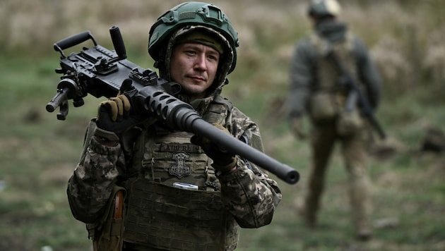 Während die Ukrainer zizerlweise Gebiet zurückerobert, könnten die Russen andernorts versuchen wieder durchzubrechen. (Bild: AFP/Genya SAVILOV)